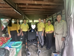 4.jpg - เทศบาลตำบลสันป่าตอง ลงพื้นที่มอบรถเข็น (Wheelchair) ในเขตพื้นที่เทศบาลตำบลสันป่าตอง | https://www.sanpatong.go.th