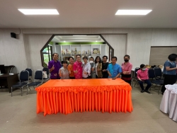 เทศบาลตำบลสันป่าตองได้จัดทำโครงการส่งเสริมอาชีพตามแนวเศรษฐกิจพอเพียง (หลักสูตร การผูกผ้าและจับจีบผ้างานพิธีการต่างๆประจำปีงบประมาณ2566)ในวันอังคารที่6 เดือนมิถุนายน พ.ศ.2566 ณ ห้องประชุมฟ้าใสเทศบาลตำบลสันป่าตอง ภาพที่ 1 | https://www.sanpatong.go.th