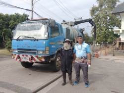 ดูดสิ่งปฏิกูลและล้างทำความสะอาดรางระบายน้ำ ภายในเขตเทศบาลตำบลสันป่าตอง ภาพที่ 22 | https://www.sanpatong.go.th