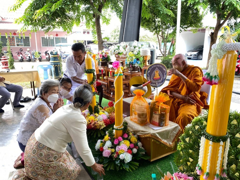 เทศบาลตำบลสันป่าตอง ได้จัดโครงการส่งเสริมทำนุบำรุงศาสนา ถวายเทียนพรรษา ประจำปีงบประมาณ พ.ศ.2567 ภาพที่ 17 | https://www.sanpatong.go.th
