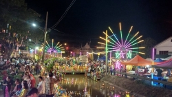 176481_0.jpg - เทศบาลตำบลสันป่าตอง ได้จัดโครงการสืบสานประเพณียี่เป็งเทศบาลตำบลสันป่าตอง ประจำปีงบประมาณ พ.ศ.2568 | https://www.sanpatong.go.th