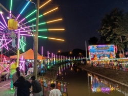 182555_0.jpg - เทศบาลตำบลสันป่าตอง ได้จัดโครงการสืบสานประเพณียี่เป็งเทศบาลตำบลสันป่าตอง ประจำปีงบประมาณ พ.ศ.2568 | https://www.sanpatong.go.th