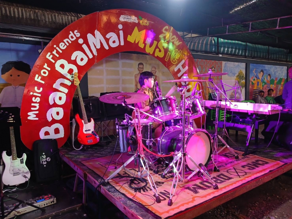 เทศบาลตำบลสันป่าตอง ได้จัดโครงการสืบสานประเพณียี่เป็งเทศบาลตำบลสันป่าตอง ประจำปีงบประมาณ พ.ศ.2568 ภาพที่ 36 | https://www.sanpatong.go.th