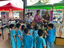 160962_0.jpg - เทศบาลตำบลสันป่าตอง ได้จัดโครงการปราชญ์ชาวบ้าน อนุรักษ์ สืบสาน ศิลปะ วัฒนธรรม ประเพณีและภูมิปัญญาท้องถิ่น ประจำปีงบประมาณ พ.ศ.2568 | https://www.sanpatong.go.th