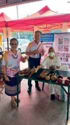 160965_0.jpg - เทศบาลตำบลสันป่าตอง ได้จัดโครงการปราชญ์ชาวบ้าน อนุรักษ์ สืบสาน ศิลปะ วัฒนธรรม ประเพณีและภูมิปัญญาท้องถิ่น ประจำปีงบประมาณ พ.ศ.2568 | https://www.sanpatong.go.th