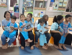 186050_0.jpg - กองการศึกษาเทศบาลตำบลสันป่าตอง  ได้จัดทำโครงการเรียนรู้สู่โลกกว้าง อนุบาลวัยใส (กิจกรรมวันแม่แห่งชาติ) | https://www.sanpatong.go.th