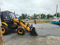 11.jpg - ปรับปรุงสถานที่เพื่อจัดงานโครงการสืบสานประเพณียี่เป็ง วันลอยกระทง ประจำปี 2568 | https://www.sanpatong.go.th