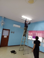 2.jpg - งานซ่อมแซมไฟฟ้าสาธารณะ  ภายในเขตเทศบาลตำบลสันป่าตอง | https://www.sanpatong.go.th