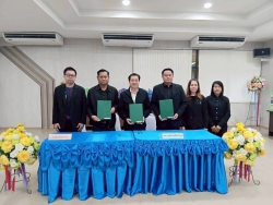 221554_0.jpg - กองการศึกษา เทศบาลตำบลสันป่าตอง จัดพิธีลงนามบันทึกข้อตกลงความร่วมมือ เรื่อง การสนับสนุนส่งเสริมการเรียนรู้และพัฒนาคุณภาพชีวิต | https://www.sanpatong.go.th