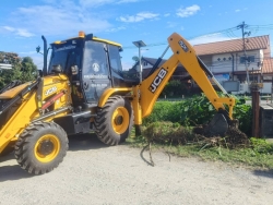 35969.jpg - กองช่าง เทศบาลตำบลสันป่าตอง ได้นำรถรถตักหน้าขุดหลัง ทำความสะอาดกำจัดผักตบชวาและวัชพืชในแหล่งน้ำสาธารณะภายในเขตเทศบาลตำบลสันป่าตอง ในวันที่ 17 พฤศจิกายน 2568 | https://www.sanpatong.go.th