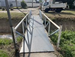 9.jpg - กองช่าง เทศบาลตำบลสันป่าตอง ดำเนินการซ่อมแซมสะพานชำรุด บริเวณหลังธนาคารกรุงไทย | https://www.sanpatong.go.th