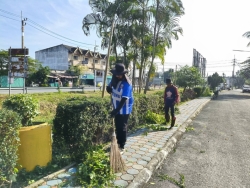 36439.jpg - งานสวนสาธารณะ กองช่าง ได้ดำเนินการทำความสะอาดกำจัดวัชพืช สวนสาธารณะบริเวณกาดสลีบัวตอง และบริเวณตรงข้ามศาลเจ้าสลีบัวตอง | https://www.sanpatong.go.th