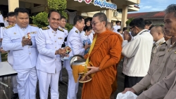 S__16547857.jpg - เทศบาลตำบลสันป่าตอง ได้เข้าร่วมในพิธีเจริญพระพุทธมนต์ ถวายพระราชกุศลแด่ พระบาทสมเด็จพระมงกุฎเกล้าเจ้าอยู่หัวเนื่องในโอกาสวันคล้ายวันสวรรคตครบ 100 ปี 25 พฤศจิกายน 2568 และสมเด็จพระเจ้าบรมวงศ์เธอ เจ้าฟ้าเพชรรัตนราชสุดา สิริโสภาพัณณวดี | https://www.sanpatong.go.th
