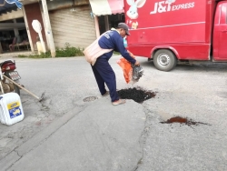 11.jpg - งานสาธารณูปโภค กองช่าง ได้ดำเนินการซ่อมแซมไหล่ถนนชำรุด บริเวณทางเข้าโรงหนังเก่า หมู่ที่ 10 ตำบลยุหว่า | https://www.sanpatong.go.th