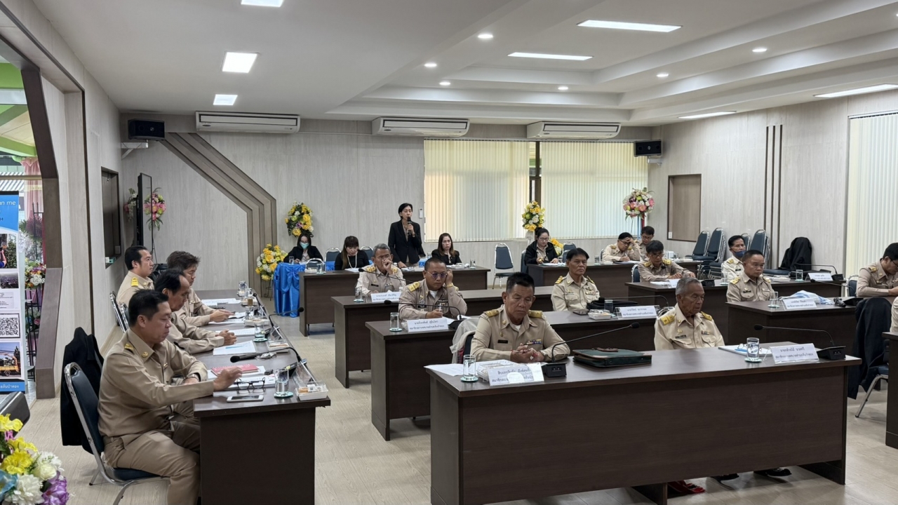 การประชุมสภาเทศบาลตำบลสันป่าตอง สมัยสามัญ สมัยที่ ๔ ครั้งที่ ๑ ประจำปี ๒๕๖๘ วันที่ ๒๗ พฤศจิกายน ๒๕๖๘ ภาพที่ 13 | https://www.sanpatong.go.th