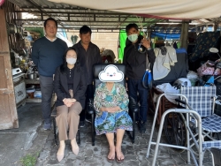 S__48472089_0.jpg - ลงพื้นที่มอบแพมเพิสและแผ่นรองซับ ให้กับคนพิการ (ติดเตียง) ในเขตเทศบาลตำบลสันป่าตอง | https://www.sanpatong.go.th