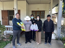 S__48472091_0.jpg - ลงพื้นที่มอบแพมเพิสและแผ่นรองซับ ให้กับคนพิการ (ติดเตียง) ในเขตเทศบาลตำบลสันป่าตอง | https://www.sanpatong.go.th