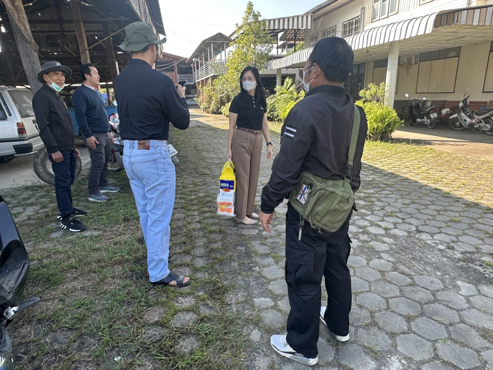ลงพื้นที่มอบแพมเพิสและแผ่นรองซับ ให้กับคนพิการ (ติดเตียง) ในเขตเทศบาลตำบลสันป่าตอง ภาพที่ 9 | https://www.sanpatong.go.th