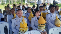 202464.jpg - เทศบาลตำบลสันป่าตอง ได้เข้าร่วมพิธีเนื่องในวันคล้ายวันพระบรมราชสมภพพระบาทสมเด็จพระบรมชนกาธิเบศร มหาภูมิพลอดุลยเดชมหาราช บรมนาถบพิตร วันชาติ และวันพ่อแห่งชาติ 5 ธันวาคม 2568  | https://www.sanpatong.go.th