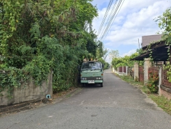 33809.jpg - งานป้องกันและบรรเทาสาธารณภัยร่วมงานกองสาธารณสุข ร่วมกันตัดกิ่งไม้ที่ยื่นกีดขวามการจราจร เพื่อเป็นการลดอุบัติเหตุ | https://www.sanpatong.go.th