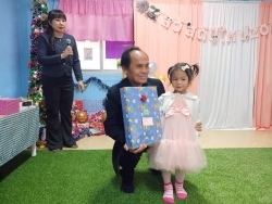 ศูนย์พัฒนาเด็กเล็กเทศบาลตำบลสันป่าตอง จัดโครงการเรียนรู้สู่โลกกว้าง อนุบาลวัยใส(กิจกรรมทำบุญส่งท้ายปีเก่าต้อนรับปีใหม่) ภาพที่ 40 | https://www.sanpatong.go.th