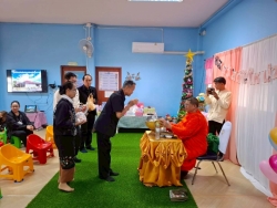 ศูนย์พัฒนาเด็กเล็กเทศบาลตำบลสันป่าตอง จัดโครงการเรียนรู้สู่โลกกว้าง อนุบาลวัยใส(กิจกรรมทำบุญส่งท้ายปีเก่าต้อนรับปีใหม่) ภาพที่ 1 | https://www.sanpatong.go.th