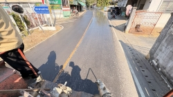 S__21913619.jpg - เทศบาลตำบลสันป่าตอง ร่วมกับ งานป้องกันและบรรเทาภัยได้ฉีดพ่นล้างทำความสะอาดถนนรถฝุ่นละอองและเพื่อความปลอดภัยของผู้ใช้รถใช้ถนน | https://www.sanpatong.go.th