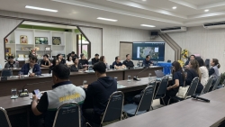 S__18055219.jpg - เทศบาลตำบลสันป่าตองได้เข้าร่วมการประชุมกับบริษัท Bedrock Analytics ได้ให้ความเกี่ยวกับงานสารบรรณอิเล็กทรอนิกส์ | https://www.sanpatong.go.th