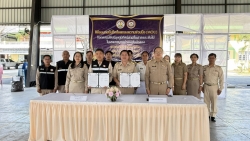 S__18169896.jpg - เทศบาลตำบลสันป่าตองได้ร่วมกัน ทำ MOUการไฟฟ้าส่วนภูมิภาคสันป่าตอง | https://www.sanpatong.go.th