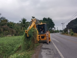 45025.jpg - เทศบาลตำบลสันป่าตองร่วมกับ กองช่างได้รับมอบหมายจากคณะผู้บริหาร ให้ดำเนินการ ขุดลอกทำความสะอาด | https://www.sanpatong.go.th