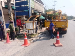 46692.jpg - เทศบาลตำบลสันป่าตองร่วมกับกองช่าง ได้ดำเนินการซ่อมแซมฝารางระบายน้ำ ถนน108หน้าร้านศรีวงษ์ทอง  | https://www.sanpatong.go.th