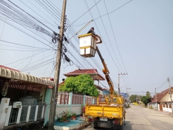 46702.jpg - เทศบาลตำบลสันป่าตองร่วมกับกองช่าง ได้ดำเนินการซ่อม แซมไฟหมู่บ้านสิริเชียงใหม่4จุด และซอย1หลังอำเภอ 1จุด | https://www.sanpatong.go.th