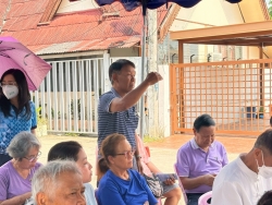 LINE_ALBUM_ประชาคมบ้านกลาง_260330_5.jpg - เทศบาลตำบลสันป่าตองได้เข้าร่วมประชุมประชาคมเพื่อทบทวนแผนพัฒนาท้องถิ่น พ.ศ 2566 - 2570 ระดับหมู่บ้าน บ้านสิริเชียงใหม่ | https://www.sanpatong.go.th