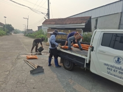 49158.jpg - เทศบาลตำบลสันป่าตองร่วมกับกองช่าง ได้ดำเนินการซ่อมแซมถนนบริเวณหน้าหมุูบ้านสิริเชียงใหม่ | https://www.sanpatong.go.th