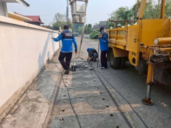 49488.jpg - เทศบาลตำบลสันป่าตอง ร่วมกับกองช่าง ได้ดำเนินการซ่อมแซมฝารางระบายน้ำ บริเวณซอยจิตรช่าง | https://www.sanpatong.go.th