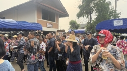 S__20348956.jpg - ร่วมพิธีรดน้ำดำหัวนายอำเภอสันป่าตอง สืบสานประเพณีสงกรานต์ 2569 | https://www.sanpatong.go.th