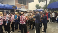 S__20348958.jpg - ร่วมพิธีรดน้ำดำหัวนายอำเภอสันป่าตอง สืบสานประเพณีสงกรานต์ 2569 | https://www.sanpatong.go.th