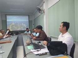 1033584.jpg - นายบุญญาณุภาพ  ภูธรใจ รองนายกเทศมนตรีตำบลสันป่าตอง พร้อมด้วย เลขานุการนายก และสมาชิกสภาได้เข้าร่วม การประชุมหารือ เพื่อติดตามผลการดำเนินงาน และร่วมกันวางแนวทางแก้ไขปัญหาความเดือดร้อนของประชาชนในพื้นที่ | https://www.sanpatong.go.th