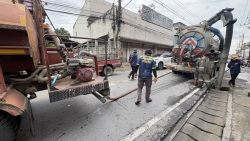 S__34619400.jpg - เทศบาลตำบลสันป่าตอง  งานป้องกันและบรรเทาสาธารณภัย สำนักปลัดเทศบาล สนับสนุนรถบรรทุกน้ำอเนกประสงค์ขนาด 5,000 ลิตร ร่วมกับกองช่าง | https://www.sanpatong.go.th