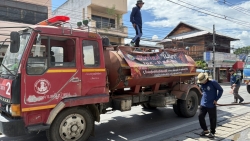 S__34619406.jpg - เทศบาลตำบลสันป่าตอง  งานป้องกันและบรรเทาสาธารณภัย สำนักปลัดเทศบาล สนับสนุนรถบรรทุกน้ำอเนกประสงค์ขนาด 5,000 ลิตร ร่วมกับกองช่าง | https://www.sanpatong.go.th