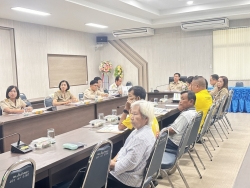 S__106774561.jpg - เทศบาลตำบลสันป่าตอง ร่วมกับ ฝ่ายแผนงานและงบประมาณ สำนักปลัดเทศบาล ได้ประชุมคณะกรรมการศูนย์บริการคนพิการทั่วไปเทศบาลตำบลสันป่าตอง | https://www.sanpatong.go.th