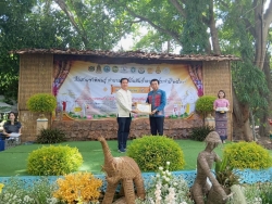 293967_1.jpg - เทศบาลตำบลสันป่าตองเข้าร่วมเดินขบวนโครงการ 