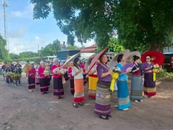 293976_0.jpg - เทศบาลตำบลสันป่าตองเข้าร่วมเดินขบวนโครงการ 