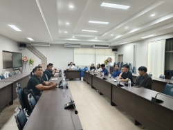 S__21790767.jpg - เทศบาลตำบลสันป่าตองได้เข้าร่วมการประชุมกับบริษัท Bedrock Analytics ได้ให้ความรู้เกี่ยวกับงานสารบรรณอิเล็กทรอนิกส์  | https://www.sanpatong.go.th