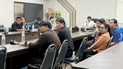 S__21790778.jpg - เทศบาลตำบลสันป่าตองได้เข้าร่วมการประชุมกับบริษัท Bedrock Analytics ได้ให้ความรู้เกี่ยวกับงานสารบรรณอิเล็กทรอนิกส์  | https://www.sanpatong.go.th