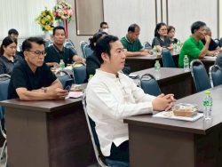 9.jpg - กองคลัง เทศบาลตำบลสันป่าตองจัดโครงการฝึกอบรมให้ความรู้แก่คณะกรรมการจัดซื้อจัดจ้างและผู้ปฎิบัติงานด้านพัสดุ ประจำปีงบประมาณ 2569  | https://www.sanpatong.go.th