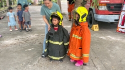 S__32546859.jpg - เทศบาลตำบลสันป่าตอง ร่วมกับงานป้องกันและบรรเทาสาธารณภัย สำนักปลัดเทศบาล จัดกิจกรรม “การเสริมสร้างความปลอดภัยในสถานศึกษาและการซักซ้อมการปฏิบัติตามแผนเผชิญเหตุของสถานศึกษา”ให้กับคณะครู บุคลากร และเด็กนักเรียน | https://www.sanpatong.go.th