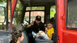 S__32546861.jpg - เทศบาลตำบลสันป่าตอง ร่วมกับงานป้องกันและบรรเทาสาธารณภัย สำนักปลัดเทศบาล จัดกิจกรรม “การเสริมสร้างความปลอดภัยในสถานศึกษาและการซักซ้อมการปฏิบัติตามแผนเผชิญเหตุของสถานศึกษา”ให้กับคณะครู บุคลากร และเด็กนักเรียน | https://www.sanpatong.go.th