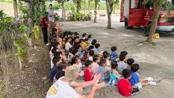 S__32546866.jpg - เทศบาลตำบลสันป่าตอง ร่วมกับงานป้องกันและบรรเทาสาธารณภัย สำนักปลัดเทศบาล จัดกิจกรรม “การเสริมสร้างความปลอดภัยในสถานศึกษาและการซักซ้อมการปฏิบัติตามแผนเผชิญเหตุของสถานศึกษา”ให้กับคณะครู บุคลากร และเด็กนักเรียน | https://www.sanpatong.go.th