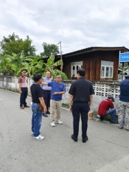 111235bd-54ab-4f7b-abb4-0e356d354d91.jpg - เทศบาลตำบลสันป่าตอง ได้รับมอบป้ายถนนชุมชนบ้านหลังตลาด ผู้มอบถนนบุญธรรมอุทิศ เป็นทายาทตระกูลบุญธรรม ของ“พ่ออุ้ยช่วย และแม่อุ้ยปั๋น  บุญธรรม” ได้ร่วมใจกันแสดงมหากุศลอันยิ่งใหญ่ด้วยการส่งมอบที่ดินส่วนบุคคล | https://www.sanpatong.go.th